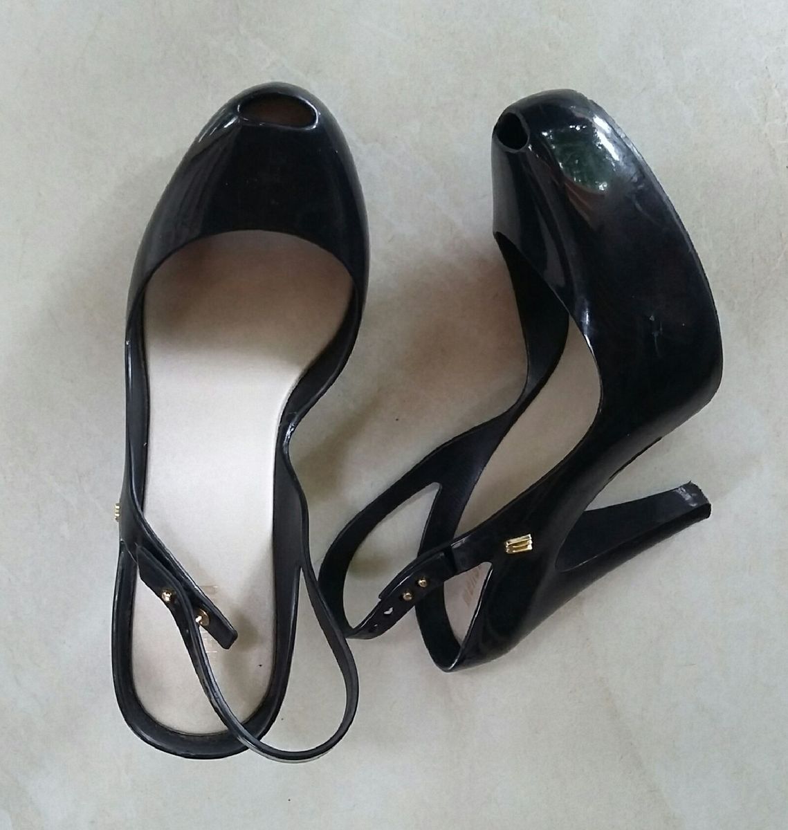 sandália melissa de salto