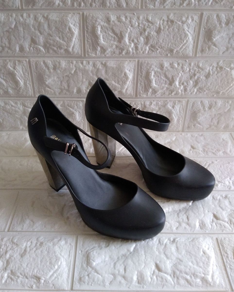 melissa boneca salto