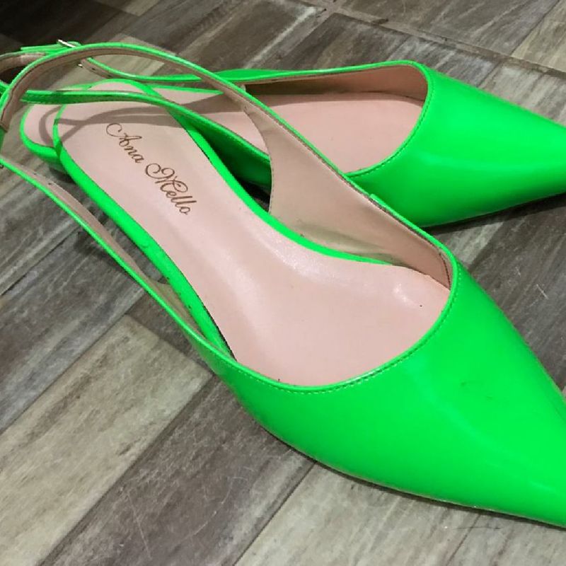 scarpin verde fluorescente