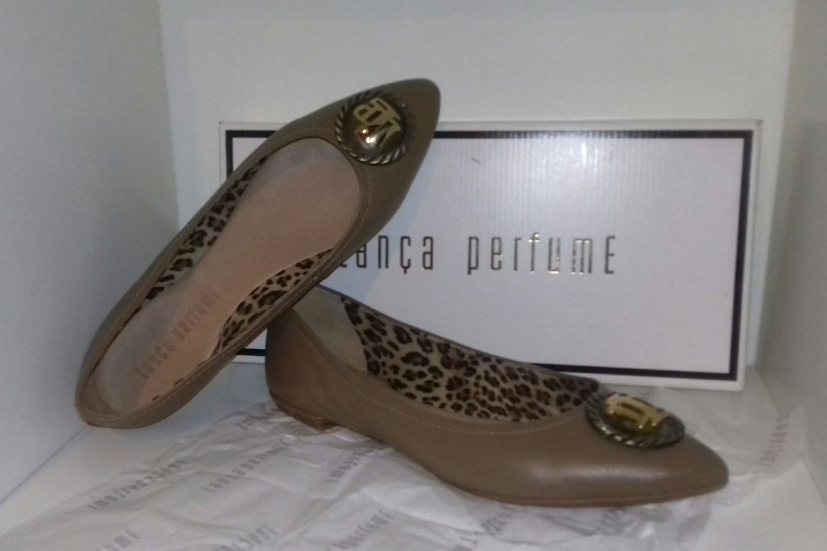 sapatilha lança perfume