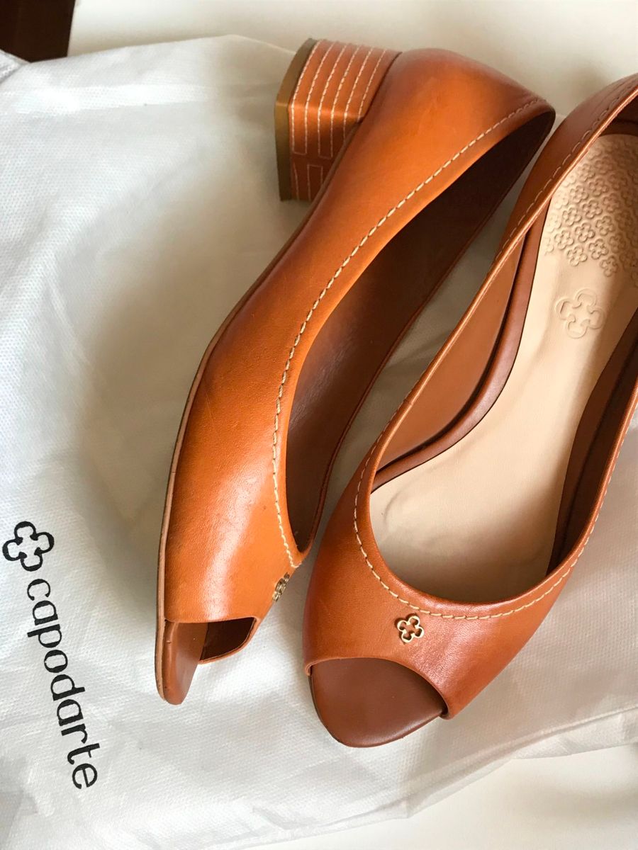 sapato peep toe baixo