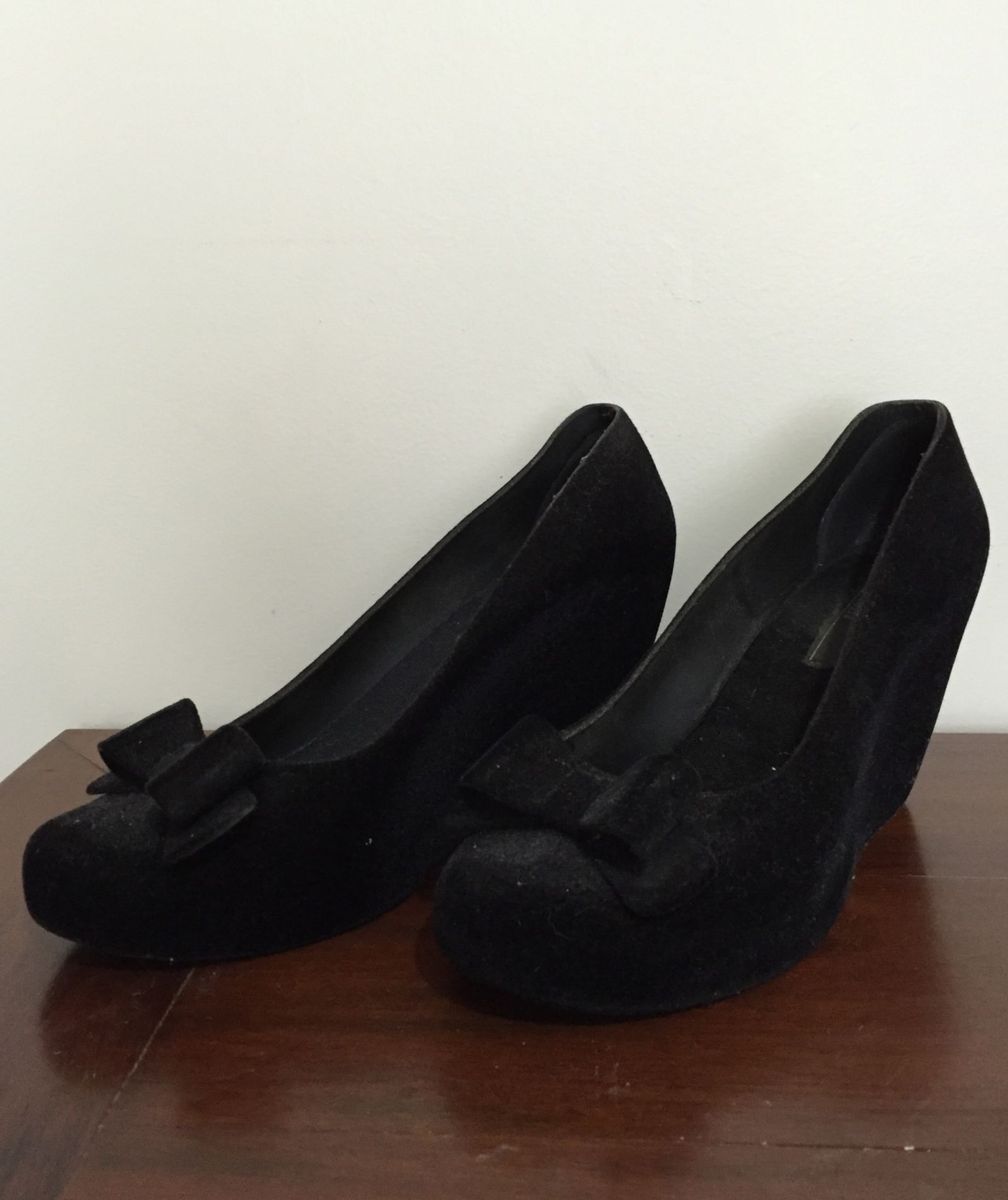 sapato salto anabela preto