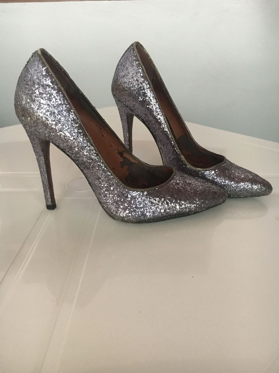 scarpin brilhoso