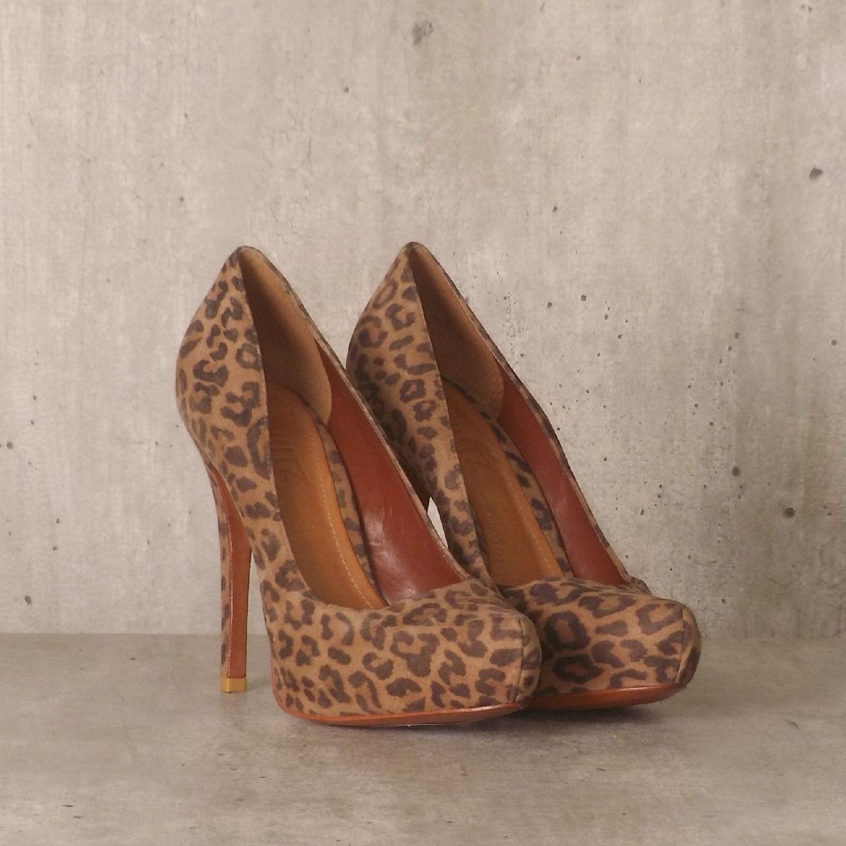 sapato de onca schutz