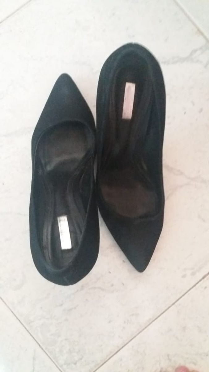 scarpin schutz preto veludo