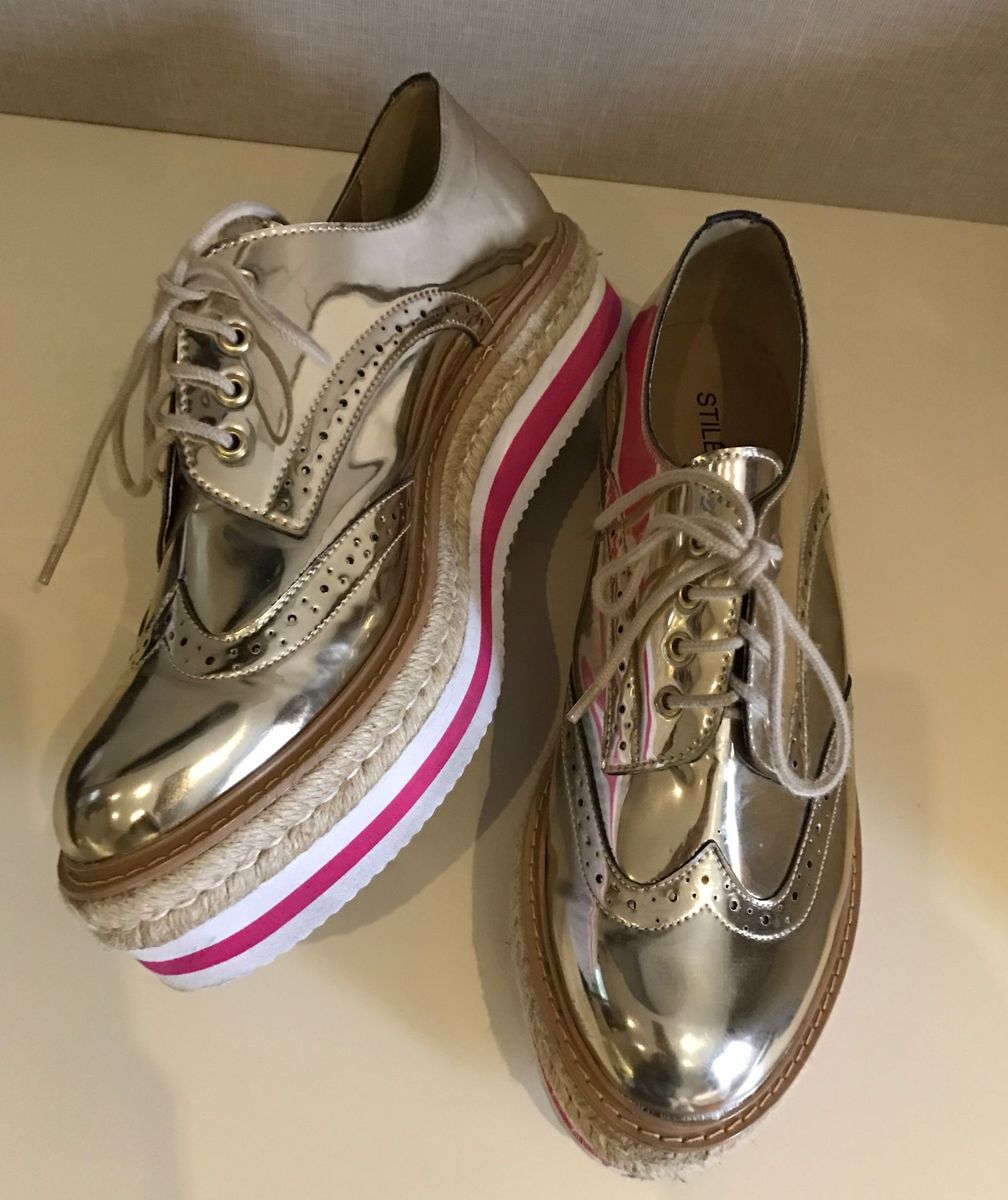 sapato tipo tenis