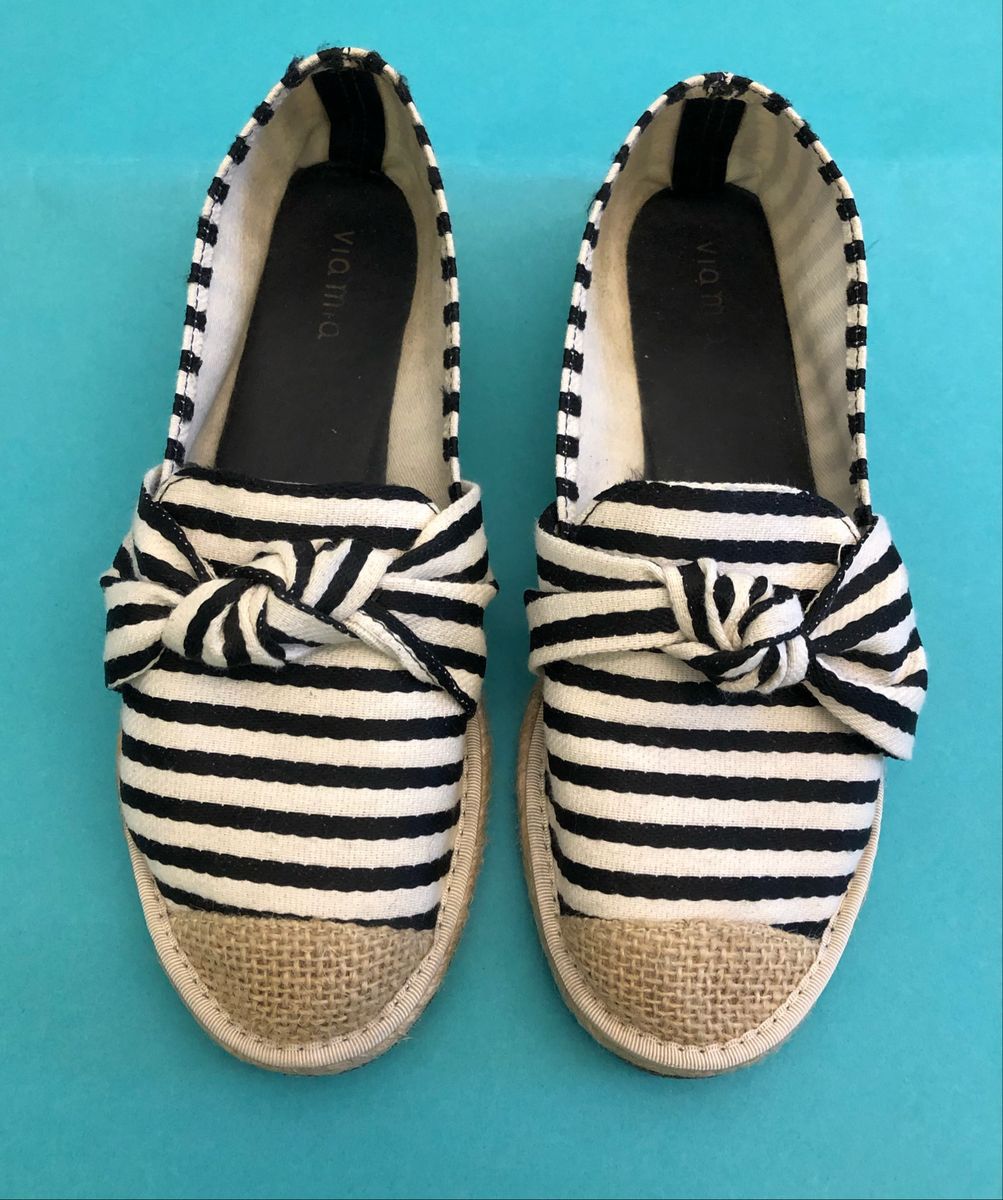 scarpin salto baixo azul marinho