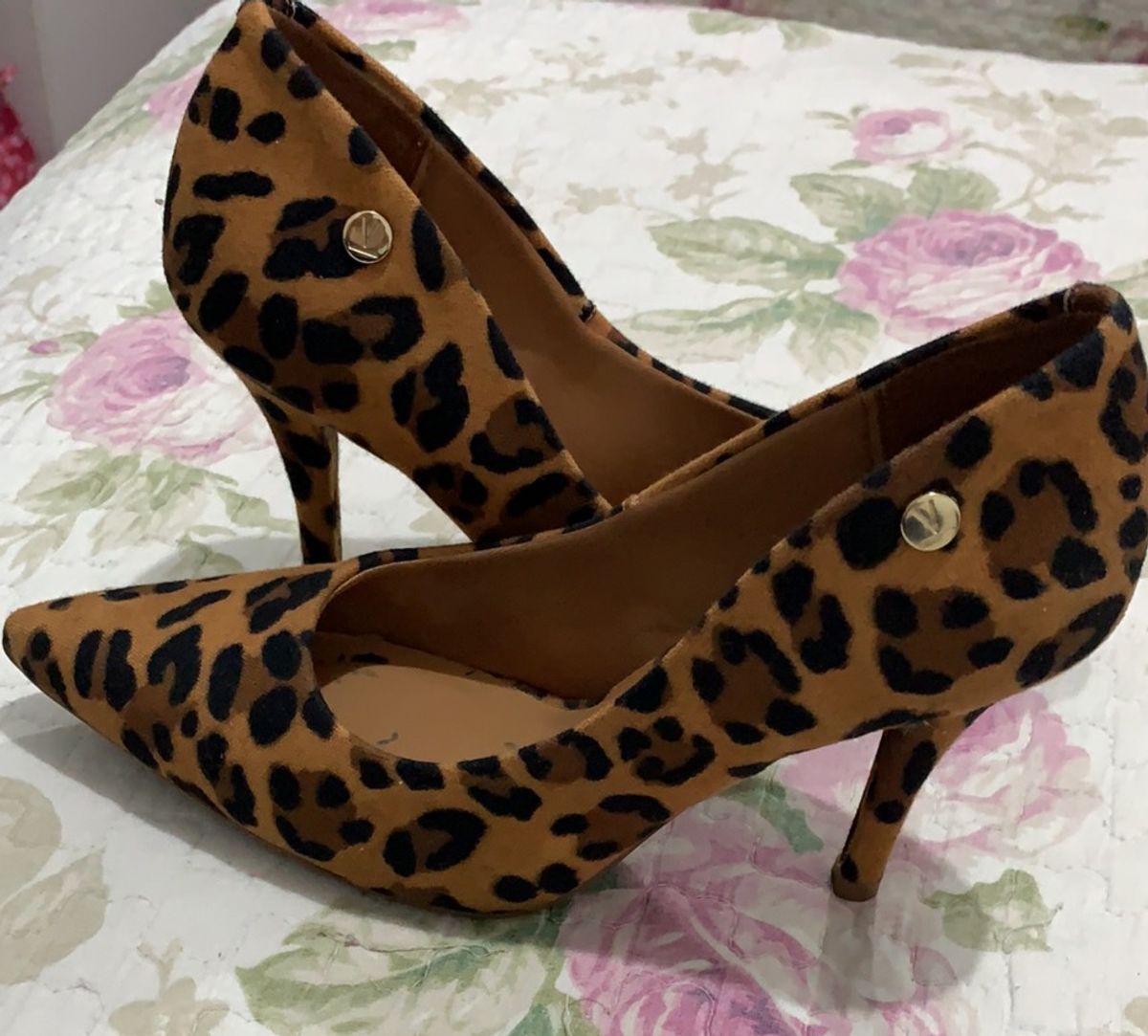 scarpin animal print vizzano