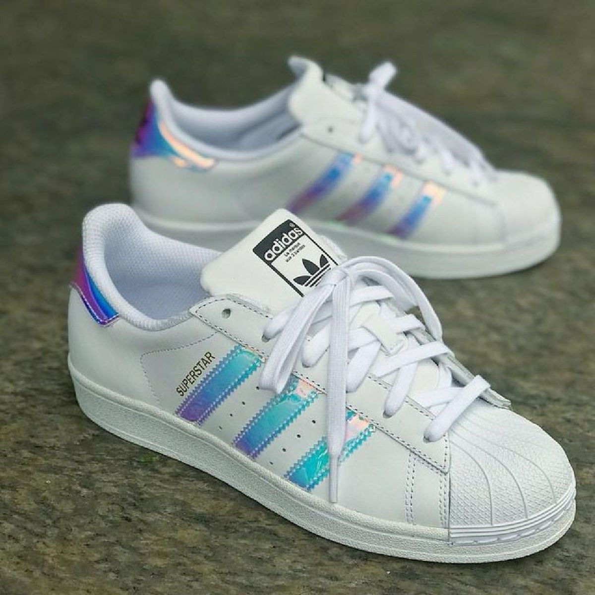 sapatilhas adidas holograficas