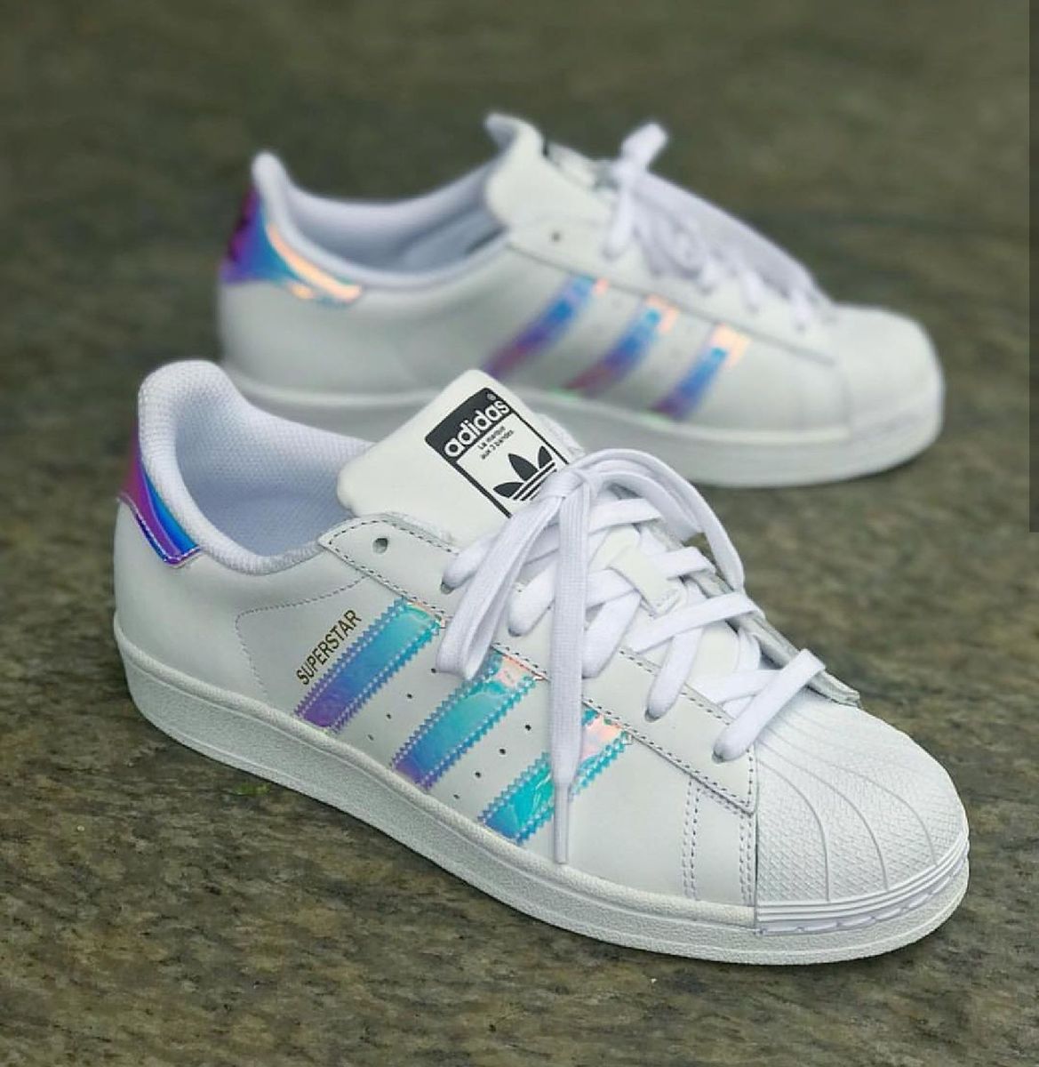 tenis adidas superstar furta cor