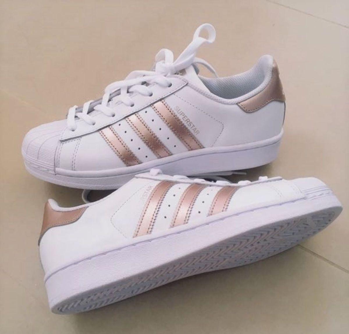 tenis adidas preto e rose gold