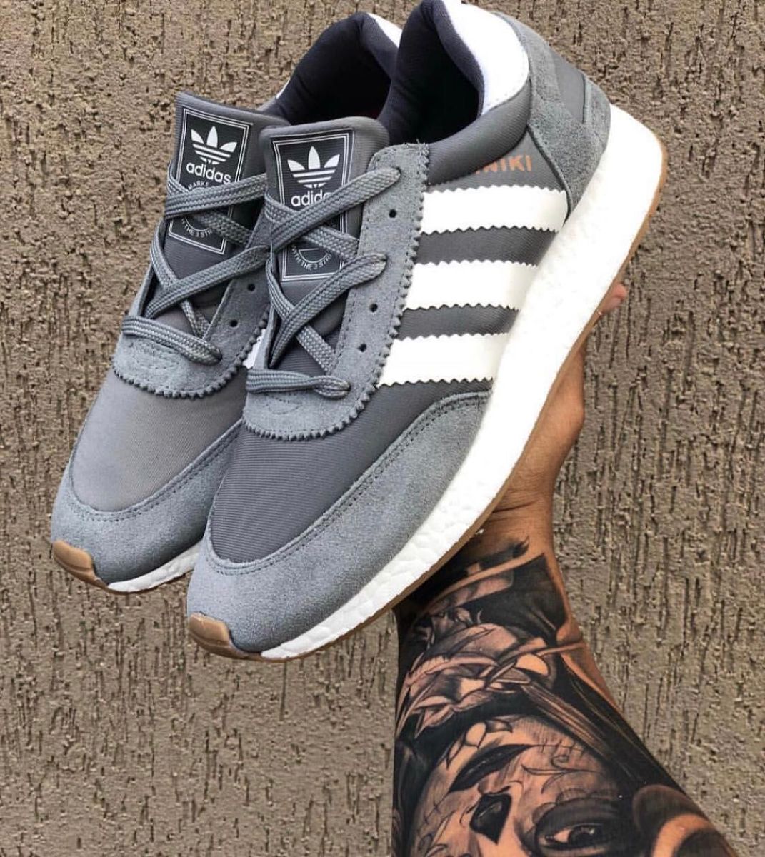 tenis adidas iniki cinza