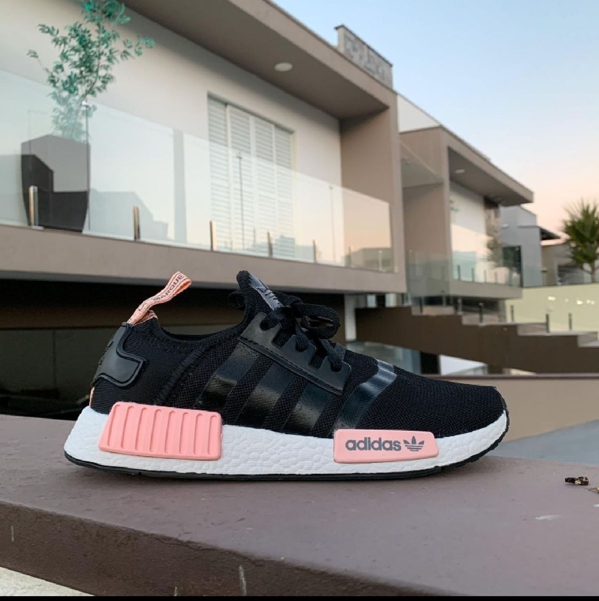 nmd preto com rosa