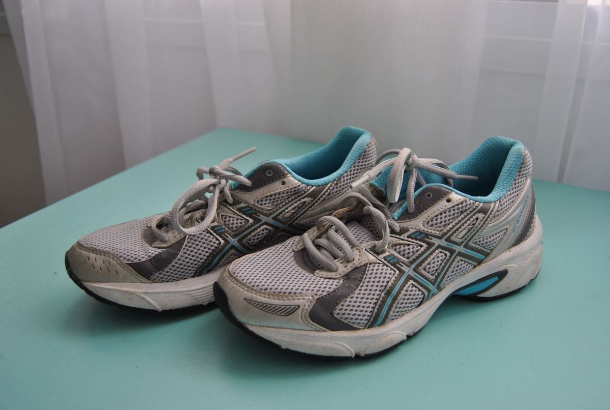 tenis asics usado