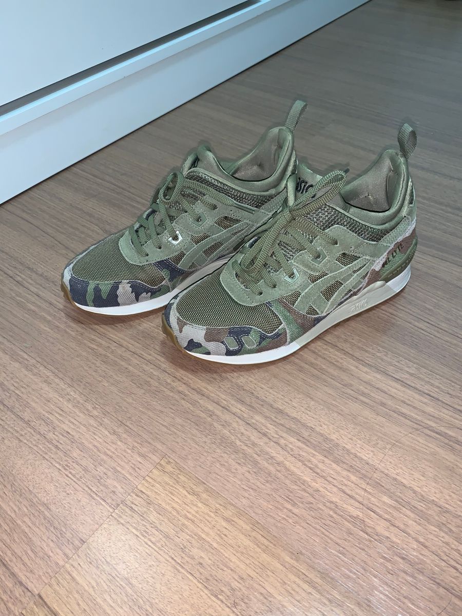 tenis asics camuflado
