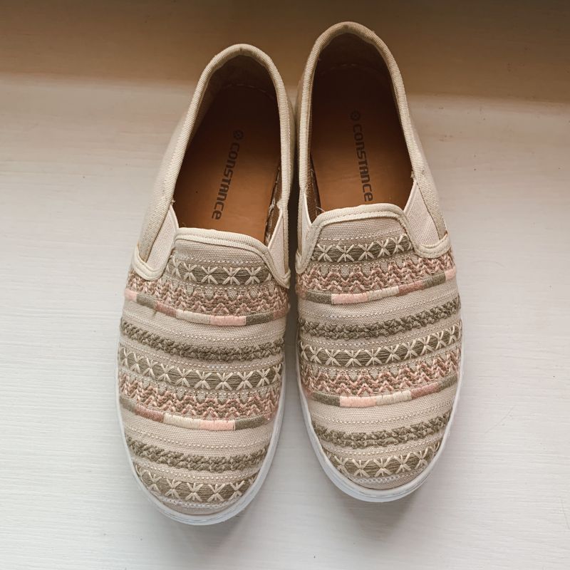 tenis slip constance