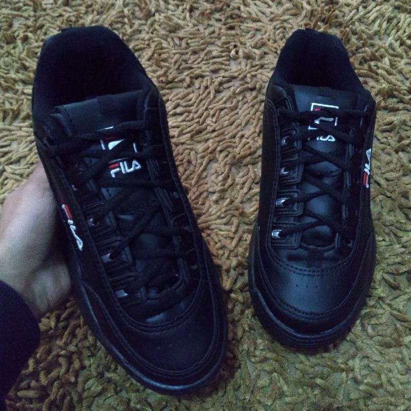 tenis fila unissex preto