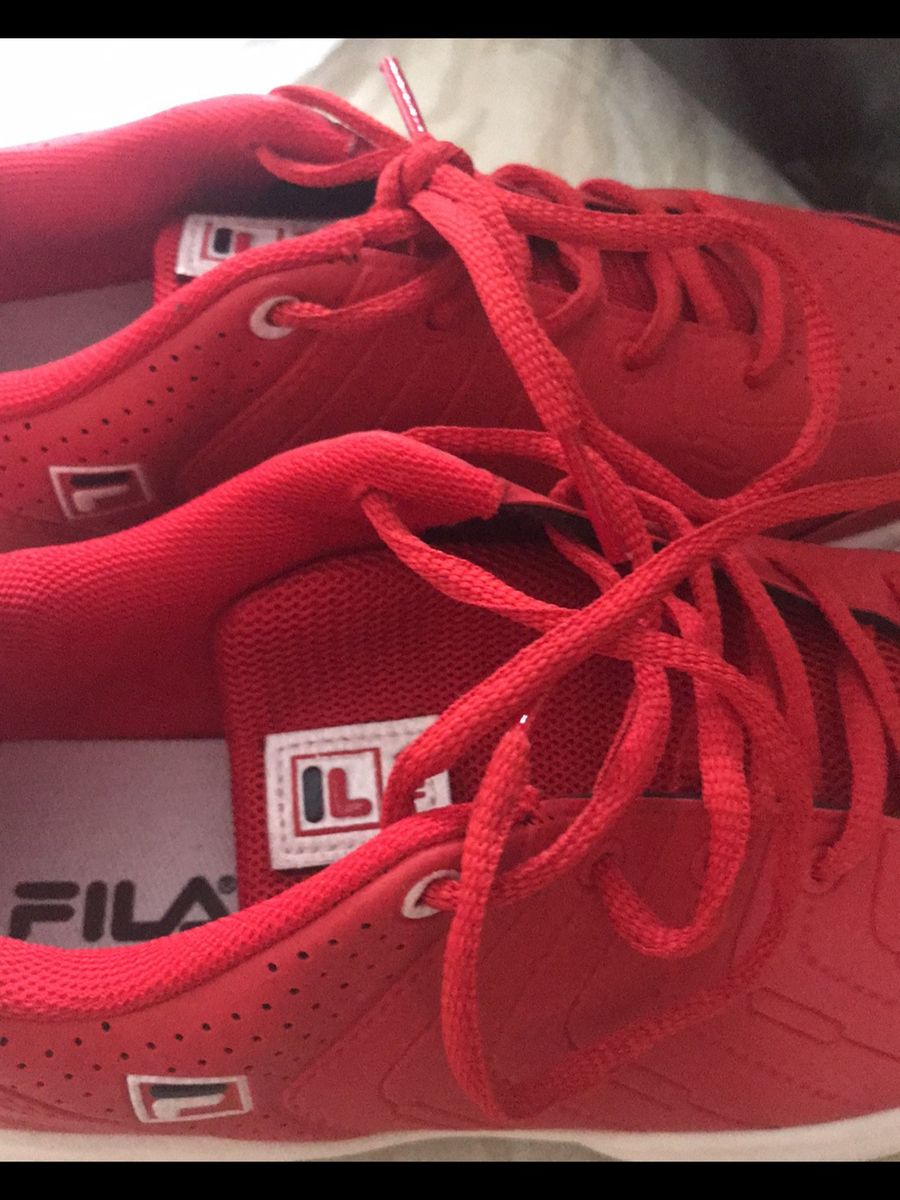 tênis fila vermelho