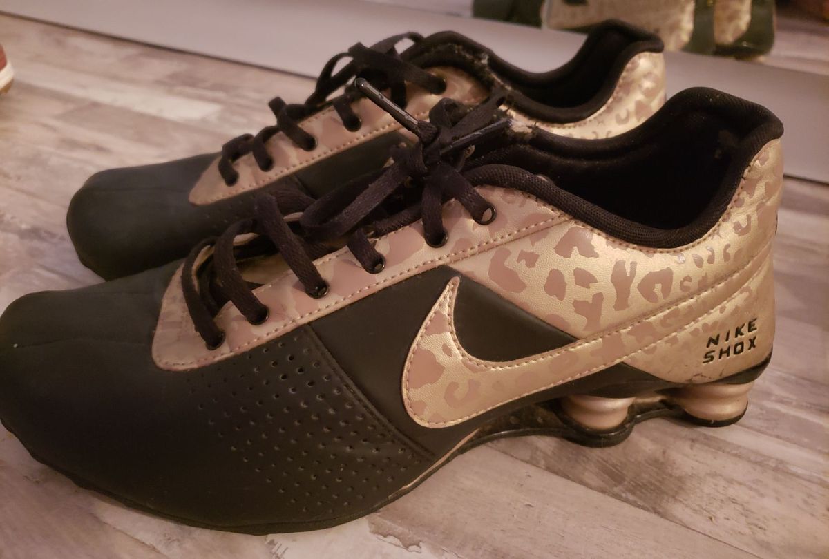 nike shox preto com dourado