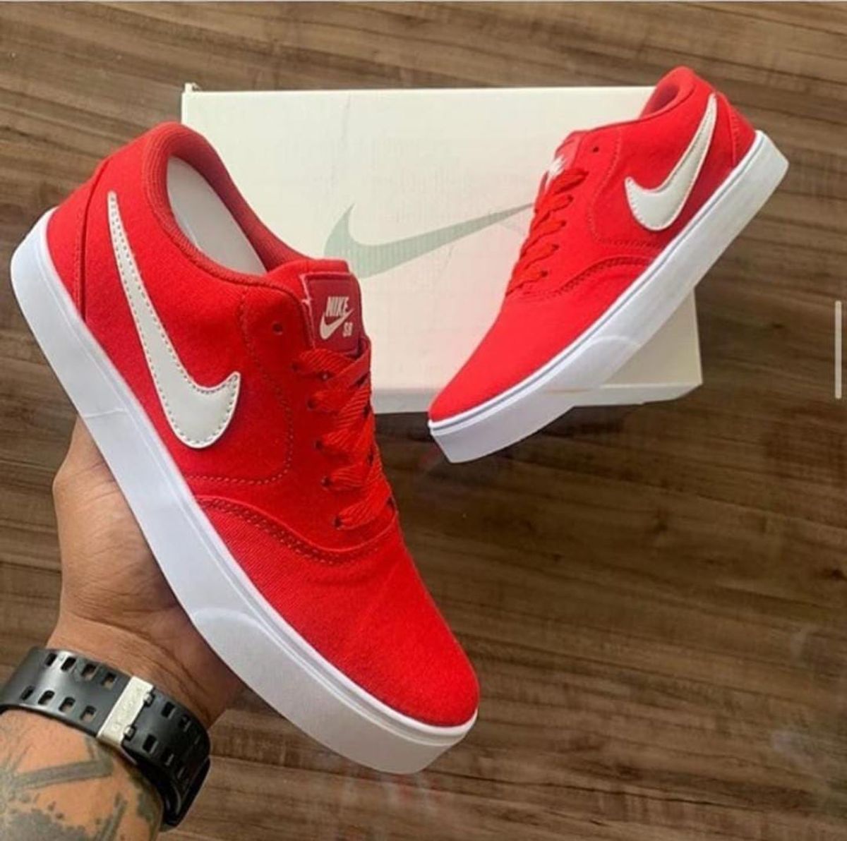 caixa nike sb