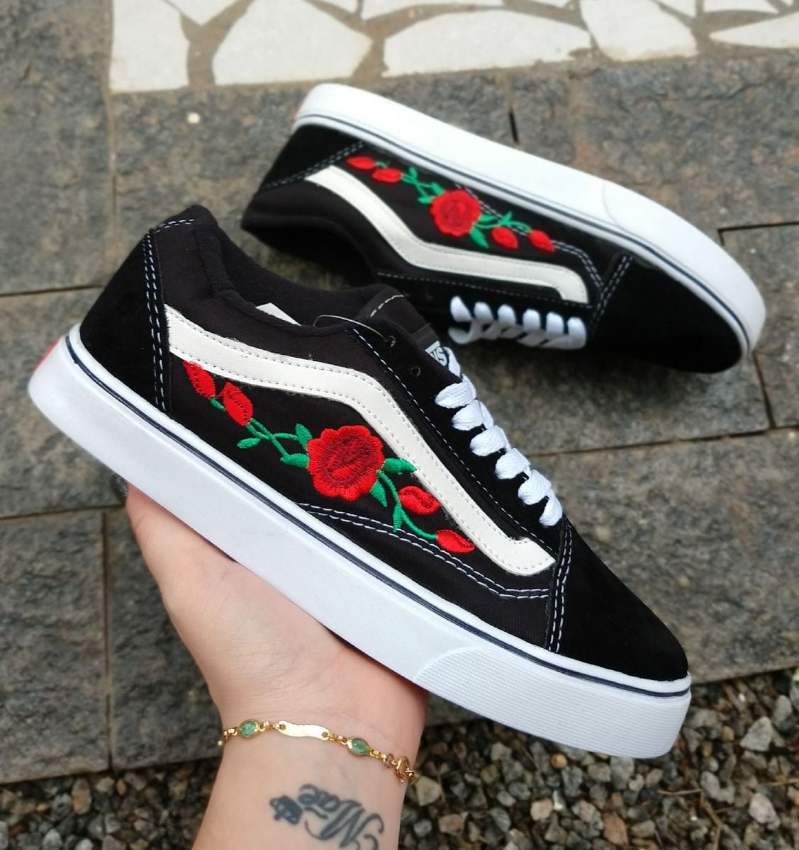 vans branco com flor