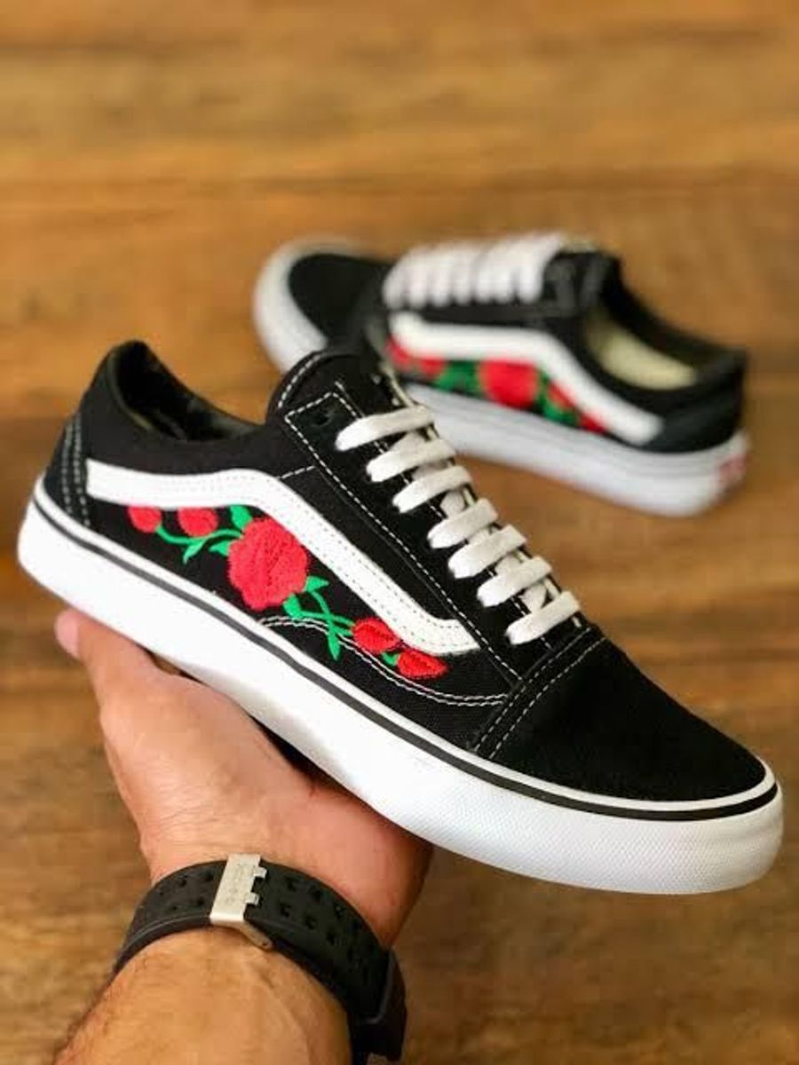vans old skool preto com flor