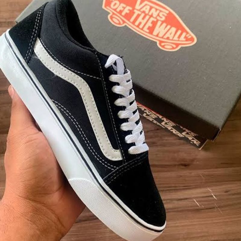 vans preto com listra