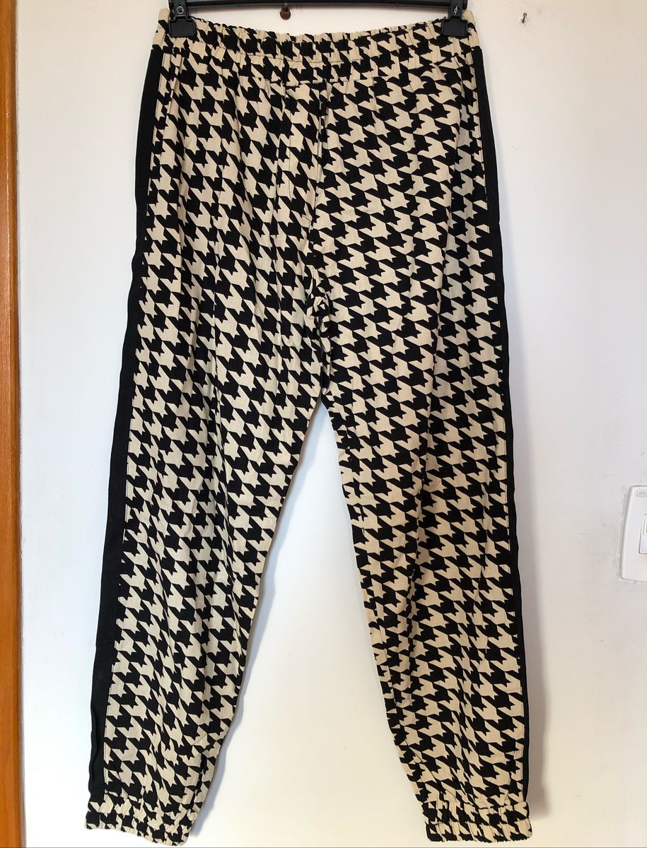 calça jogger estampada feminina