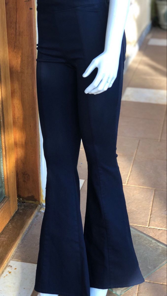 calça flare tamanho grande