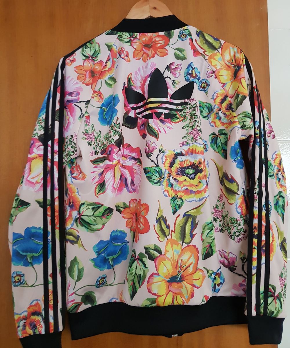 jaqueta floral adidas