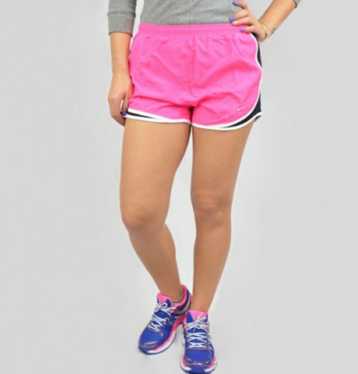 short nike rosa