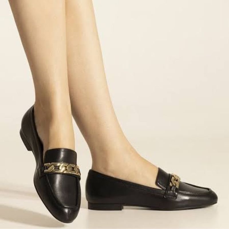 Mocassim Arezzo Couro Leg timo Preto Detalhe Corrente Elo sa Sapato Feminino Arezzo Usado 87194954 enjoei