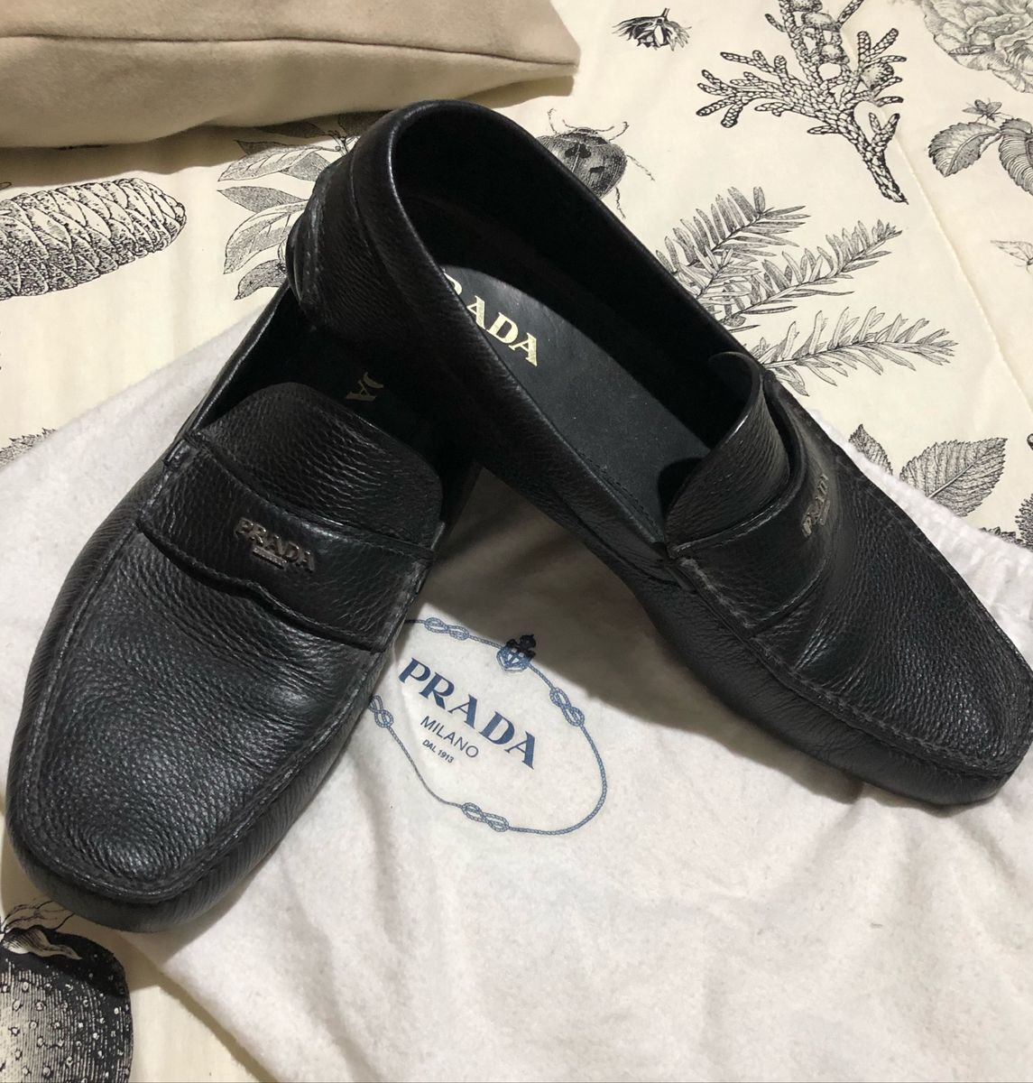 sapato preto de salto vizzano