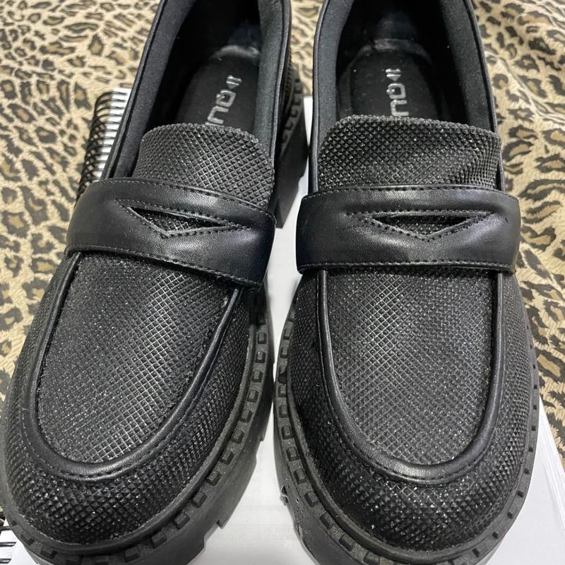 Mocassim Tratorado Preto Brilho Quiz | Sapato Feminino Quiz