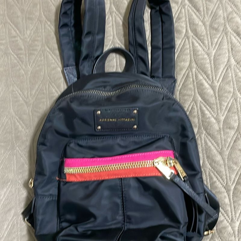 Adrienne discount vittadini mochilas