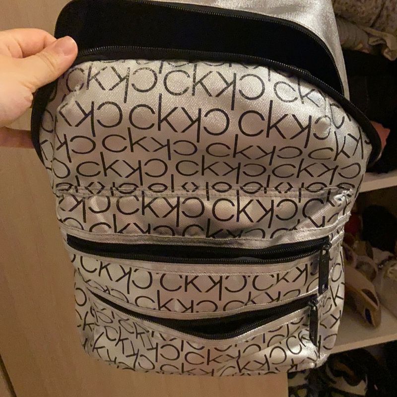 Calvin klein mochila discount feminina