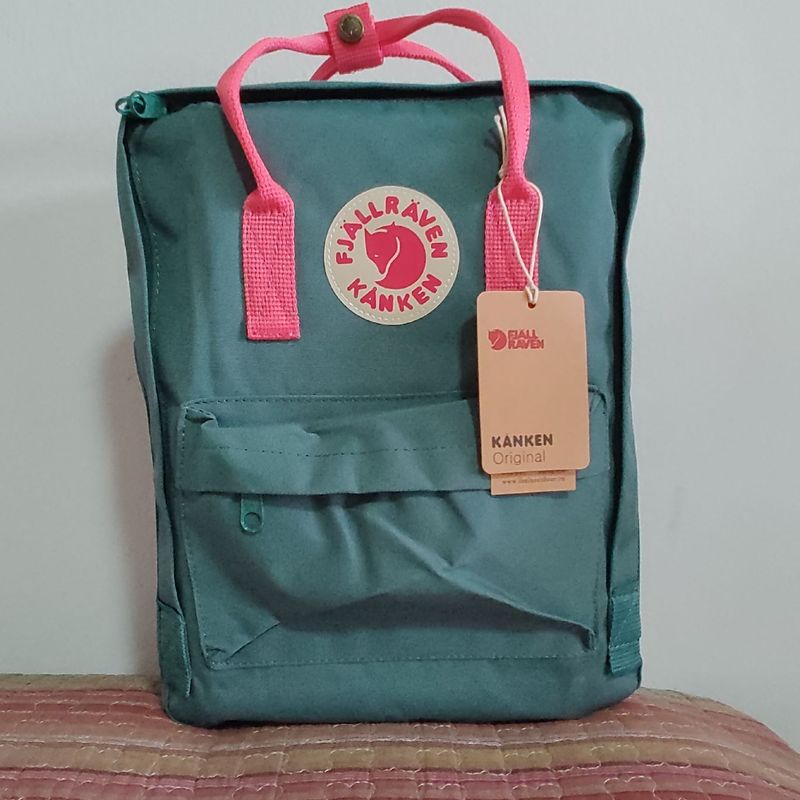 Kanken verde store y rosa