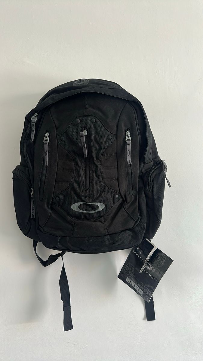Mochila Oakley Flack Pack 2.0 Preta + Estojo Original | Bolsa Masculina ...