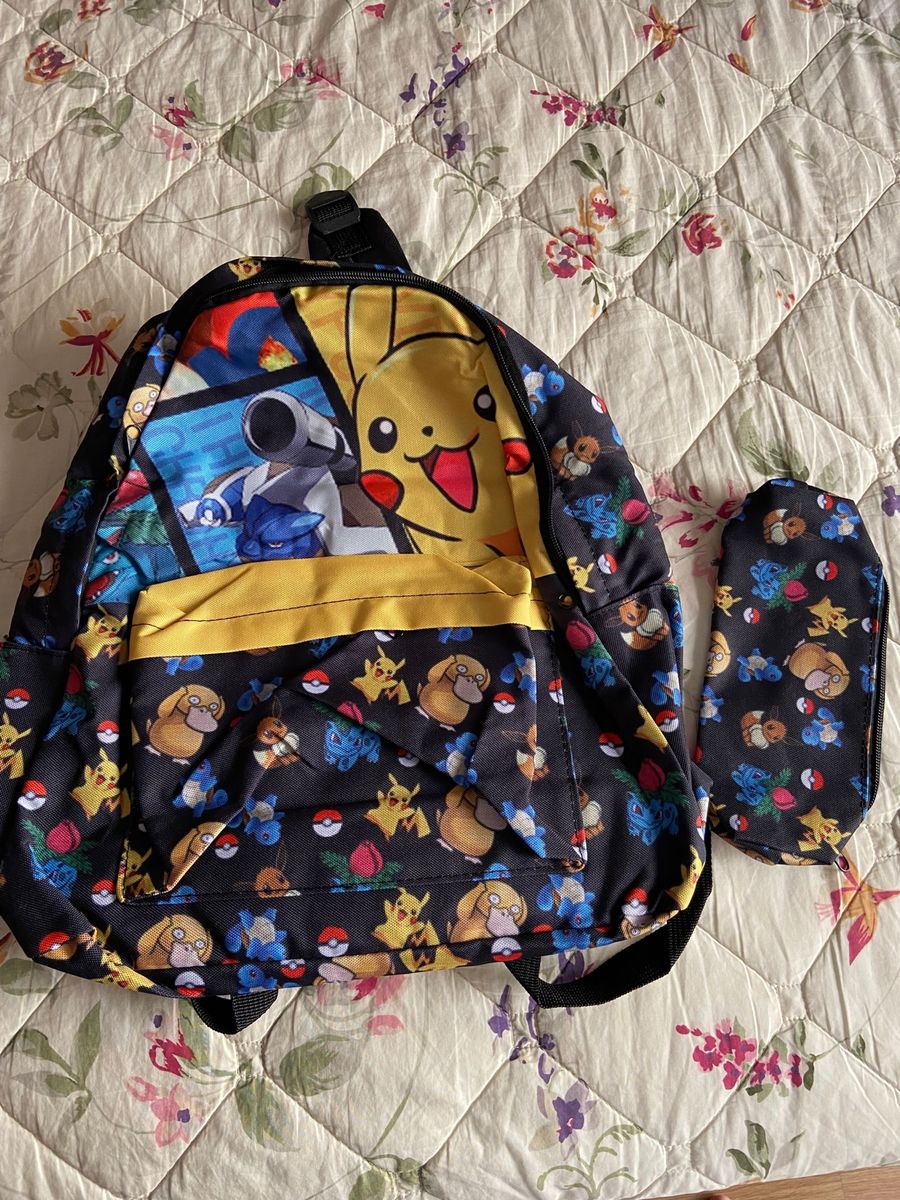 Mochila discount pokemon adidas