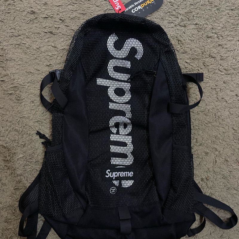 Mochila supreme 2024