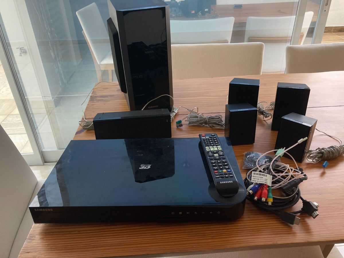 Modelo Home Theater Samsung Htf5505k/zd 5.1 Canais com Bluray 3d