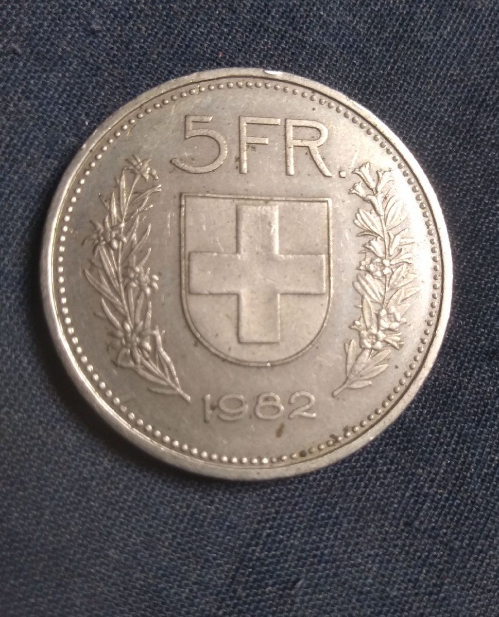 Moeda Cinco Francos Suíços Confoederatio Helvética Produto Vintage e Retro Moedas Antigas