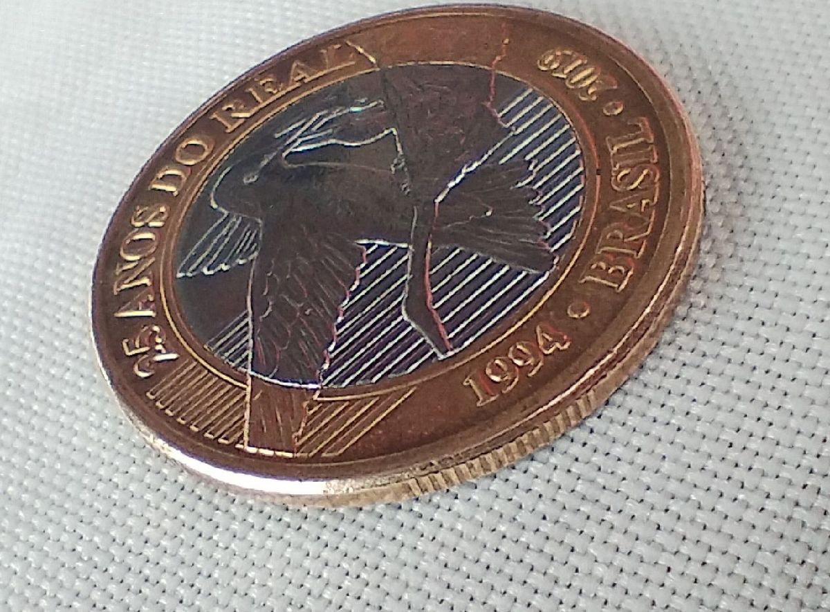 moeda-de-um-real-colecionador-produto-vintage-e-retro-moeda-real