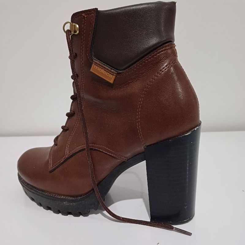 Bota marrom hot sale moleca