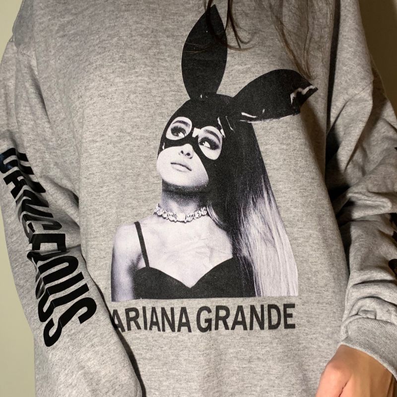 Moletom feminino hot sale ariana grande