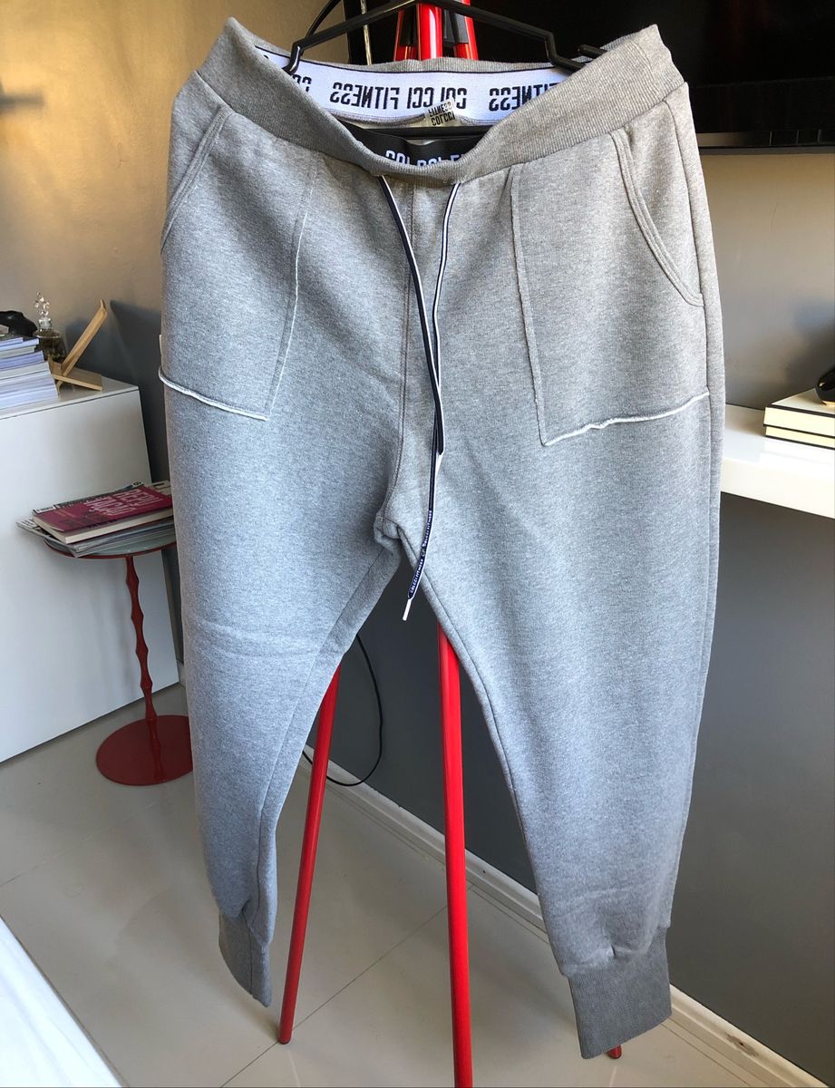 calça moletom colcci masculina