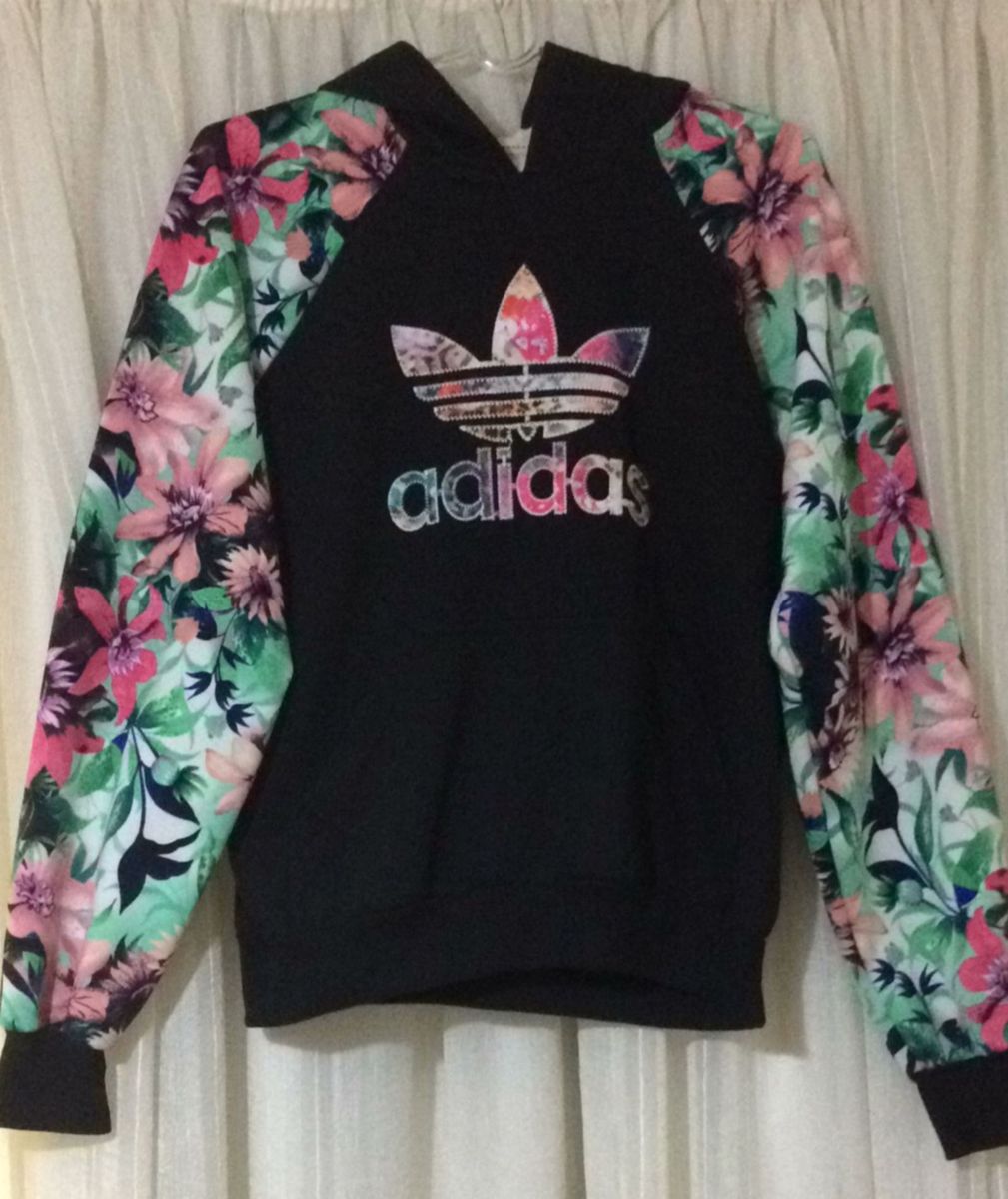 moletom floral adidas