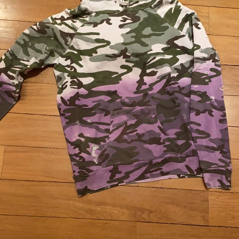 Moletom best sale camuflado roxo