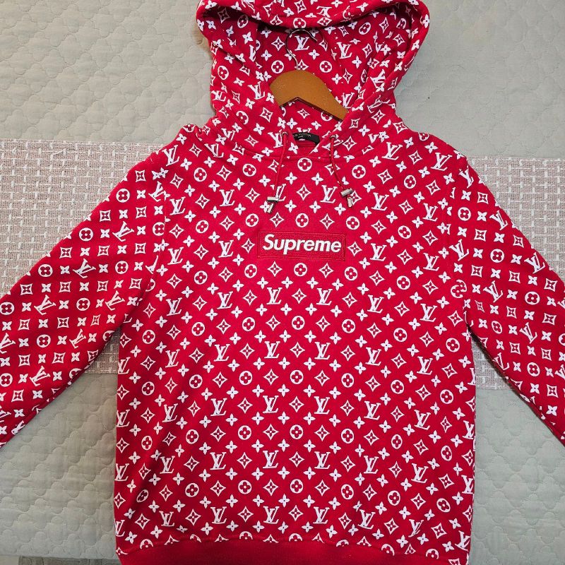 Moletom Louis Vuitton X Supreme Louis Vuitton Nunca Usado