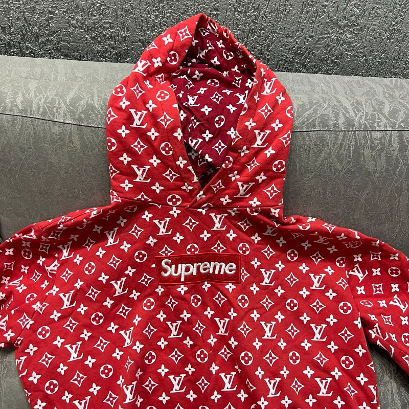 Moletom lv hot sale supreme